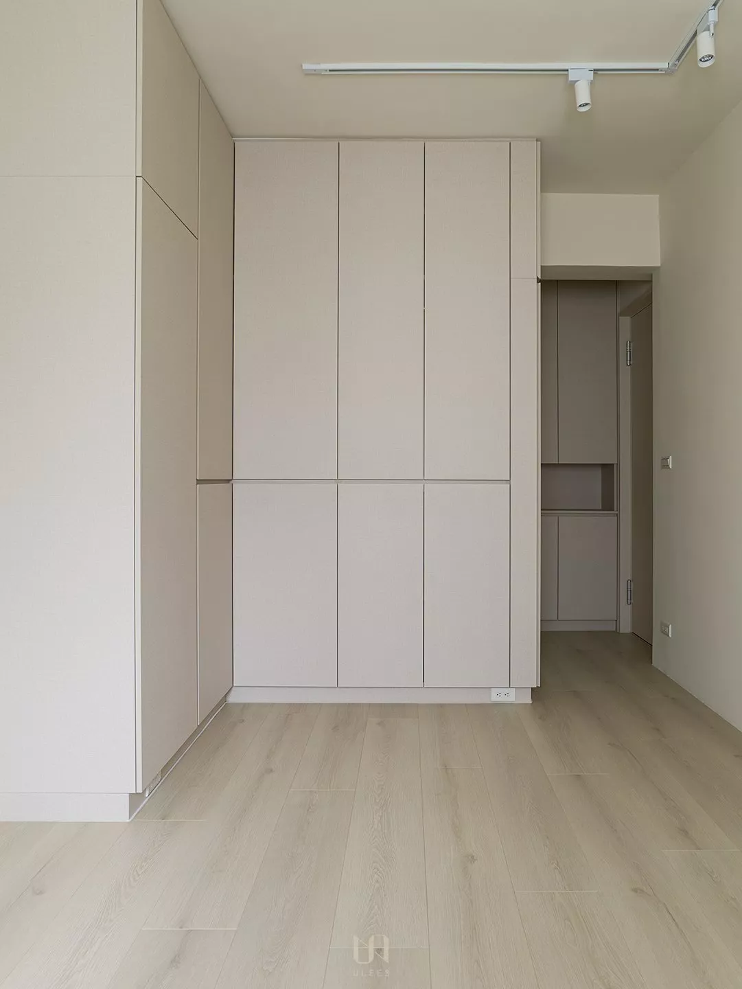 LN1002